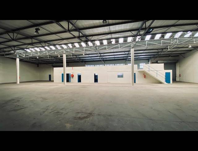 1,249M² WAREHOUSE TO LET IN SPRINGFIELD